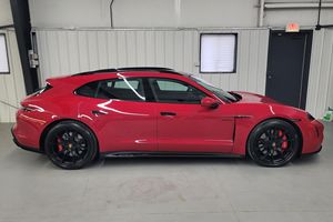 Proc-she Tay-cam G.T.S Sport Turis-mo 2022, Vagoneta con Techo Corredizo, Faros Delanteros, Cámara Trasera de 360°, Asientos Eléctricos - Product Image 5