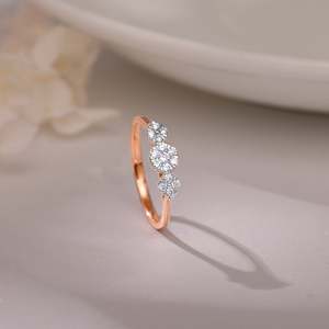 Bague Troika en or rose avec diamant cultivé en laboratoire - Product Image 6