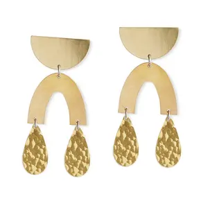 Mode mignon boucles d'oreilles en laiton femmes poli plaqué or taille personnalisée fait à la main artisanat fête utilisation vente - Product Image 1