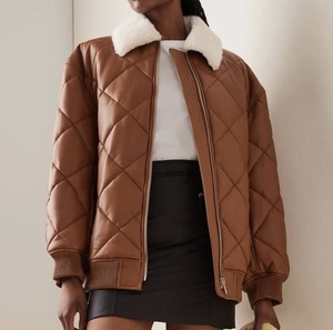 Vestes matelassées en cuir pour femmes, tendance, col rabattu personnalisé, design en fourrure, manches longues, respirantes, imperméables pour - Product Image 1