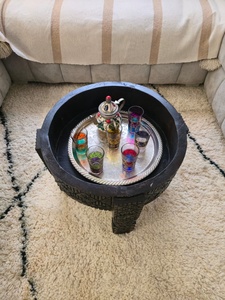 Mesa Redonda Tallada en Madera Maciza Marroquí |   Mesa de Centro Artesanal Hecha a Mano |   Proveedor de Muebles Tradicionales Berberes, Personalizados y al por Mayor - Product Image 4