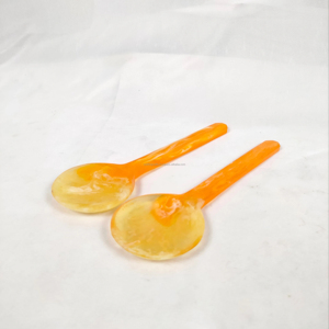 ชุดช้อนสลัดเรซิ่นหลากสี ทำมือ เป็นมิตรกับสิ่งแวดล้อม ดีไซน์ใหม่จากอินเดีย มีจำหน่ายในราคาโรงงานสำหรับการสั่งซื้อจำนวนมาก - Product Image 1