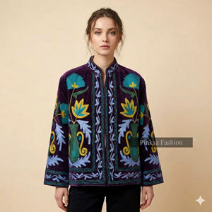 Chaqueta de Terciopelo y Algodón con Bordado Suzani Artesanal Premium - Elegante Motivo Floral de Granada, Herencia Cultural para Mujer - Product Image 1