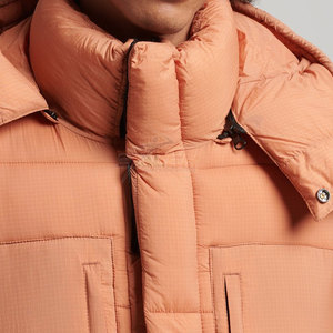 Abrigo acolchado grueso para hombre con cuello alto y diseño a prueba de viento elegante Abrigo acolchado de invierno para hombre con bolsillos laterales - Product Image 4