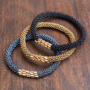 กำไลข้อมือลูกปัดแก้วเพชรแนวศาสนาใหม่มาแรงประจำปี 2024 จากผู้ผลิตชั้นนำของอินเดีย โดย HF CRAFTS - Product Image 5