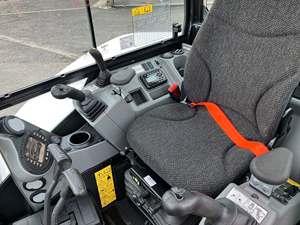 Mini Excavadora Compacta con Brazo Largo, Motor Yanmar, Bomba de Alta Potencia, Capacidad de Excavación de 2.34 Toneladas, para Uso en Construcción y Agricultura - Product Image 5