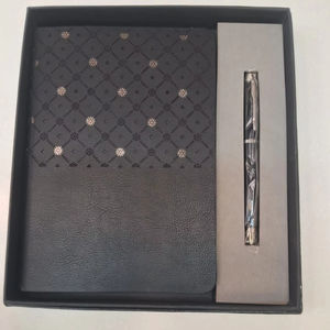 Agenda de Cuero PU Tamaño A5 2026 con Bolígrafo, Set de Regalo Empresarial Navideño, Hecho a Mano, Venta al por Mayor del Fabricante - Product Image 1