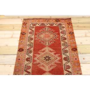 Tapis vintage 2,8 x 12,2 pieds, tapis, tapis à bordure rouge en laine - Product Image 3
