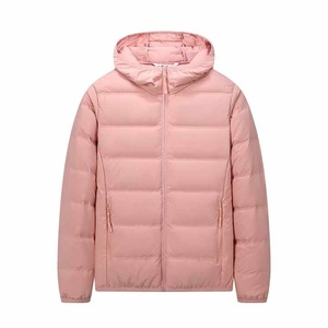 Veste matelassée unisexe isolée pour femmes, conçue pour un confort et une chaleur ultimes par temps froid, légère mais durable - Product Image 3