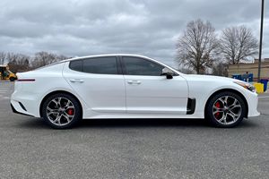 Kia Stinger GT AWD 2018 Usado, 365 hp, Motor V6 Twin-Turbo, Paquete de Sistema de Asistencia al Conductor Avanzado, Mayormente sin Modificaciones - Product Image 3