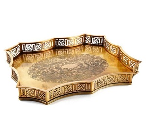 ถาดทองเหลืองสีทองทันสมัยพร้อมขอบตาข่ายยกสูงและลายดอกไม้สำหรับงานแต่งงานและงานรื่นเริง - Product Image 1