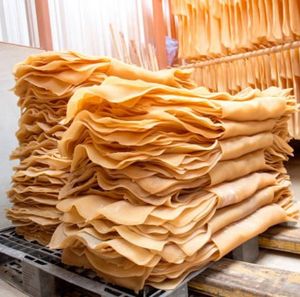 Láminas Sólidas Ahumadas de Caucho Natural RSS1 RSS2 RSS3 RSS4 RSS5 de Alta Calidad, Soportes de Motor Automotrices, Color Ámbar Claro, Más Vendidos - Product Image 1