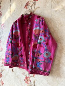 เสื้อแจ็กเก็ตสตรีแขนสั้นปักลาย suzani ทำมือผ้าฝ้ายไซส์ฟรีไซส์ - Product Image 3