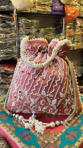 Buena calidad 2024 indio hecho a mano Rajasthani cordón Potli bolsas para regalo de boda devuelve regalos monedero para bodas - Product Image 3