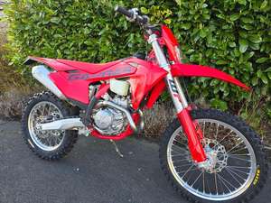 Disponible EC 500F Assemblé (Motocyclette) - Product Image 6