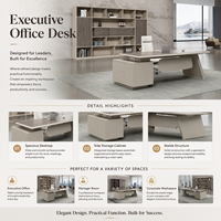 Bureau de direction en chêne clair raffiné avec credenza latérale, pieds géométriques, grande table de PDG pour suite de direction de luxe