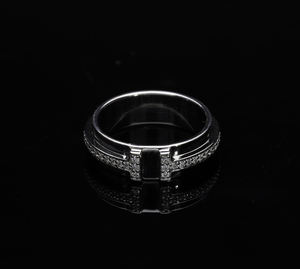 Anillo de Oro Blanco de 14K con Diamantes Naturales, Diseño Moderno con Centro Ranurado, Diamantes de Corte Brillante Engastados en Pavé, Clásico para Mujer - Product Image 2