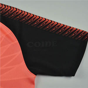 Uniforme de Fútbol Transpirable de Secado Rápido para Venta en Línea, Uniforme de Fútbol de Diseño Personalizado de Alta Calidad - Product Image 3