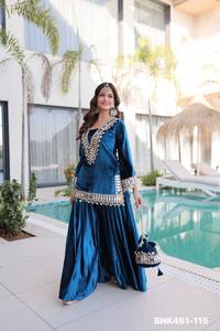 Dernier Kurti Plazo pour femme en velours glacé de créateur avec broderie Zari et travail de miroir véritable, exportateur de mode à prix le plus bas - Product Image 3