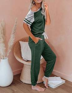 Nouveau survêtement en velours zippé tendance pour femmes, ensemble deux pièces, tenue de sport décontractée, tenue d'entraînement en velours pour femmes - Product Image 6