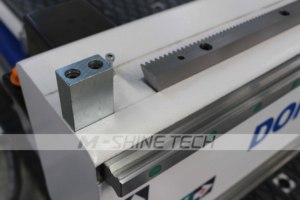 Centres d'usinage CNC ATC de haute qualité 1325, routeur CNC de nesting 4*8ft 1325 ATC pour le travail du <span class=keywords><strong>bois</strong></span> - Product Image 4