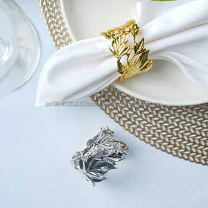 Anneaux de serviette et cerceaux de serviette en métal de luxe fantaisie dans toutes les finitions or argent or rose en tailles personnalisées - Product Image 1