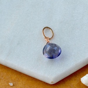 Pendentif en pierre précieuse facettée en forme de larme d'iolite, pierre naturelle bleu profond, plaqué or rose, bijou artisanal - Product Image 5