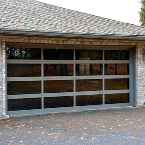 <span class=keywords><strong>Porte</strong></span> <span class=keywords><strong>de</strong></span> <span class=keywords><strong>garage</strong></span> en verre à cadre en aluminium moderne sur mesure, <span class=keywords><strong>porte</strong></span> à panneaux isolés à enroulement pour villa résidentielle - Product Image 4