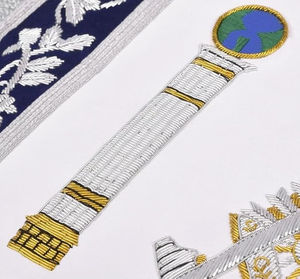 Delantal de Lujo de la Logia Azul para Maestros Mureros con Imán, Terciopelo Azul Marino y Bordado de Hilo Plateado, Diseño Personalizable - Product Image 6