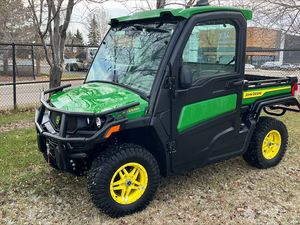 Vehículo Utilitario Comercial John Deere Gator XUV 835R 4WD Manual de 2 Tiempos, Más de 250cc, Gasolina/Diésel, Certificado por la EPA y la CEE, Robusto y Compacto - Product Image 3