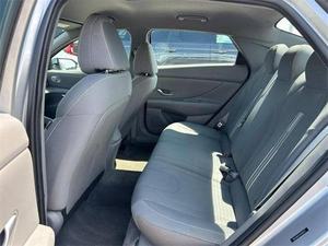 Certifié 2023 Hy-undai ELANTRA SEL - Product Image 4