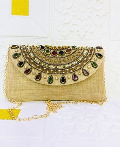 Sac à main de mariée en cristal fait main avec des perles brodées, sacs à main de soirée sophistiqués pour les occasions spéciales, conçu par des artisans - Product Image 5