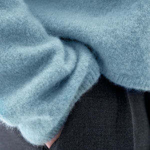 สเวตเตอร์คอกลมคอกลมผ้าฝ้ายสำหรับผู้หญิงเสื้อผ้าแนวสตรีทระบายอากาศได้ดีสำหรับฤดูหนาวโลโก้ด้านหน้า - Product Image 4