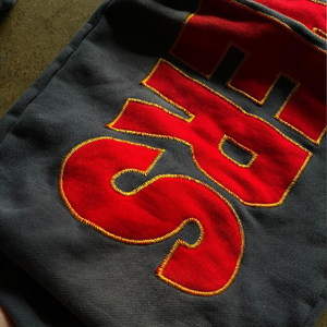 Pantalon zippé évasé personnalisé Baggy lavé à l'acide patch de broderie de sueur délavée au soleil logo de point de contraste sueur empilée délavée au soleil pour hommes - Product Image 2