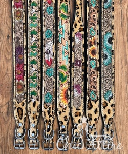 Colliers de luxe personnalisés à imprimé léopard fabriqués à la main en cuir pour chiens et chats - Product Image 1