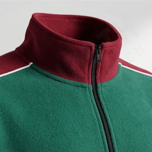 ชุดวอร์มผู้ชายทนทาน พร้อมดีไซน์ควบคุมความชื้น เหมาะสำหรับวันออกกำลังกายหรือการเดินเล่นยามเย็นอย่างสบาย  ชุดสีที่ปรับแต่งได้ - Product Image 4