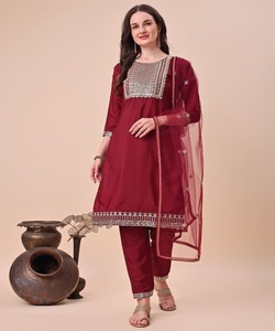 ROSE TAFFETA SOIE BRODERIE ZARI TRAVAIL HAUT BAS AVEC DUPATTA KURTA ENSEMBLE VÊTEMENT DE MARIAGE PRIX DE GROS VÊTEMENT ETHNIQUE - Product Image 3