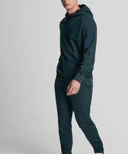 ชุดแทรคสูทผู้ชายแบบลำลอง 2 ชิ้น ผลิตโดย Ako ผ้าโพลีเอสเตอร์ผสมวิสโคสและสแปนเด็กซ์ เนื้อผ้านุ่มลื่น ระบายอากาศได้ดี สวมใส่สบายเป็นพิเศษ - Product Image 3