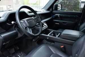 Usado en buen estado 2023 110 X-Dynamic HSE AWD Llantas de aleación Asientos de cuero Sistema de navegación Arranque remoto Izquierda - Product Image 3