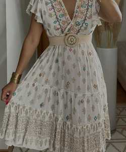 เดรสยาวสไตล์โบฮีเมียนสำหรับผู้หญิง ผลิตจากผ้าไหมโพลีเอสเตอร์ที่เป็นมิตรต่อสิ่งแวดล้อม ผ้าฝ้าย 100% สไตล์ลำลองและสำหรับงานปาร์ตี้ เดรสประดับตกแต่งสำหรับฤดูร้อน คุณภาพส่งออก - Product Image 1