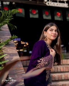 Présentation du nouveau concepteur Wedding Party Wear Velvet Heavy Sequence Embroidery Work Kurta et Pant With Heavy Broded Dupatta - Product Image 5