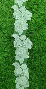 Lacets brodés de mariée blancs sur mesure de couleur blanche dans des motifs floraux à des fins diverses dans différentes tailles - Product Image 5