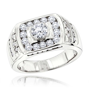 Estilo de lujo Diseño en forma de cuadrado Moissanite Diamante tachonado en S925 Anillo de banda de plata Joyería de compromiso de boda - Product Image 1