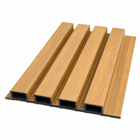 Panneaux muraux rainurés WYRAX en WPC imitation bois pour clôture de jardin moderne, revêtement de façade et écran d'intimité pour terrasse