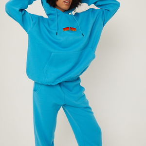 Conjunto Deportivo de 2 Piezas para Mujer con Logotipo Personalizado, Top Corto con Capucha, Traje Deportivo para Correr, 100% Poliéster, Venta al Por Mayor - Product Image 5