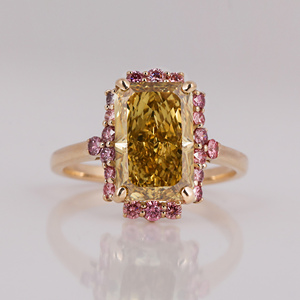 Bague de fiançailles pour femme élégante en or 10KT jaune diamant coupe rayonnante serti Halo classique laboratoire rose créé diamant certifié IGI - Product Image 2