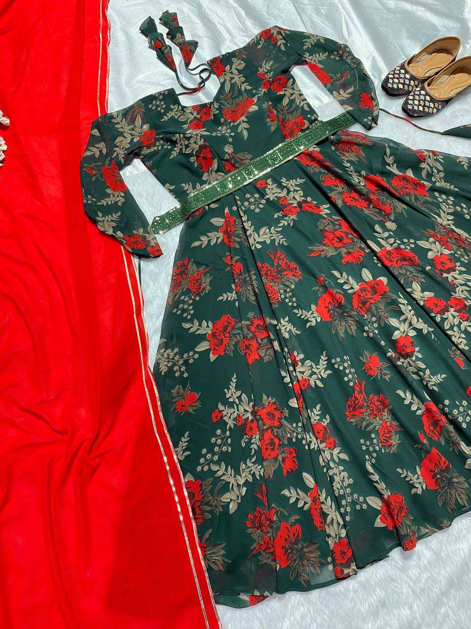 สีเขียว