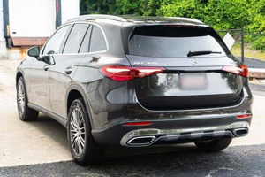 Mercedes-Benz Clase GL C 300 Turbo 2024 Negro Impecable, Llantas de Aleación R17, Asientos de Cuero, Sistema de Navegación, Arranque Remoto, Techo Solar - Product Image 5