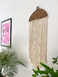 Ensemble de 3 pièces murales en macramé minimalistes et fines pour une décoration murale élégante et des accents bohèmes doux, fabriquées à la main en Inde - Product Image 4