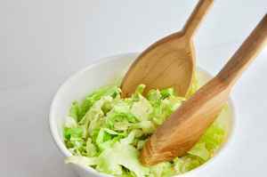 Cuchara y Tenedor para Servir Ensaladas de Madera Hechos a Mano, la Mejor Opción para Servir Pasta, Ensaladas y Mezclar - Product Image 4